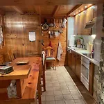 Typique Confort Avec En Dessous Chalet